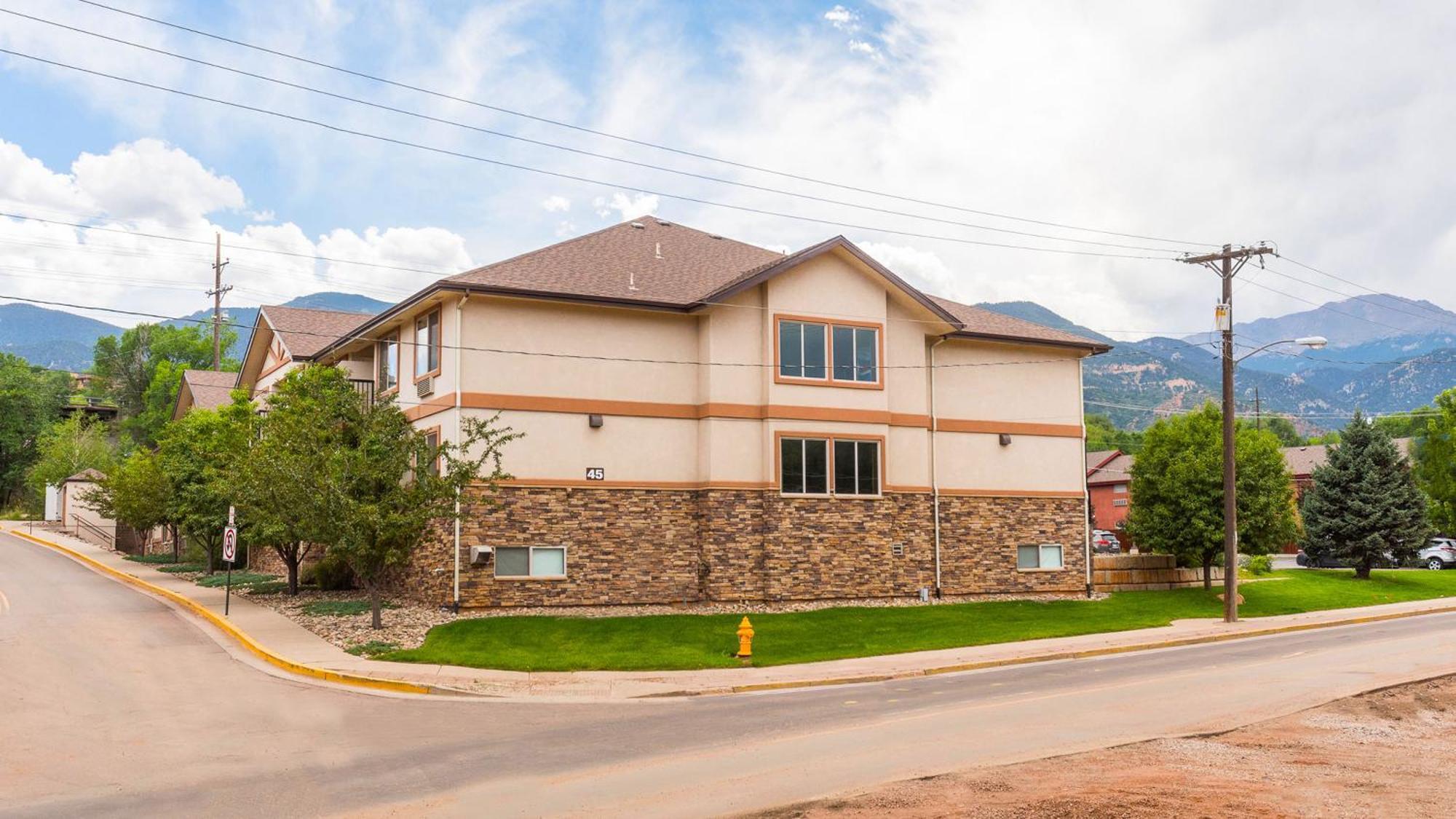 Magnuson Grand Pikes Peak Hotel Manitou Springs Exterior photo